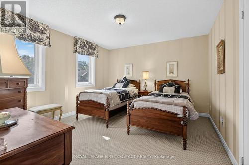26 Edgecombe Terrace, Springwater, ON - Indoor Photo Showing Bedroom