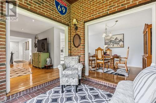 2873 Inlake Court, Mississauga, ON - Indoor Photo Showing Living Room