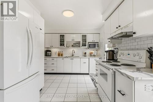 2873 Inlake Court, Mississauga, ON - Indoor Photo Showing Kitchen