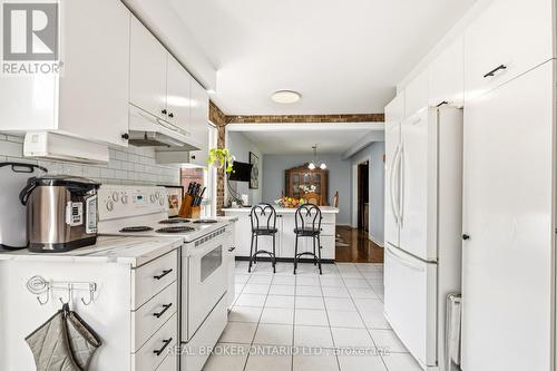 2873 Inlake Court, Mississauga, ON - Indoor Photo Showing Kitchen
