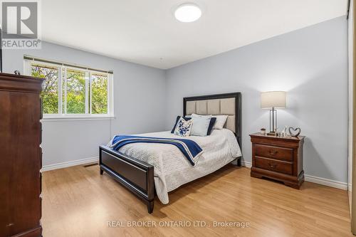 2873 Inlake Court, Mississauga, ON - Indoor Photo Showing Bedroom