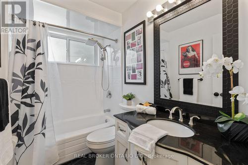 2873 Inlake Court, Mississauga, ON - Indoor Photo Showing Bathroom