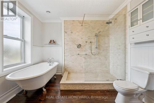 265 Dolph Street N, Cambridge, ON - Indoor Photo Showing Bathroom