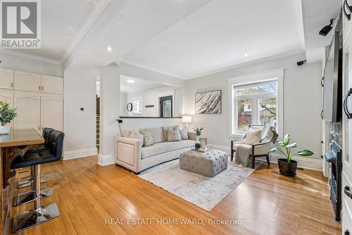 265 Dolph Street N, Cambridge, ON - Indoor Photo Showing Living Room