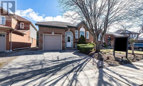 31 THAMES DRIVE N  Whitby, ON L1R 2M2