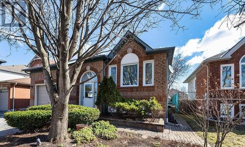 31 THAMES DRIVE N  Whitby, ON L1R 2M2
