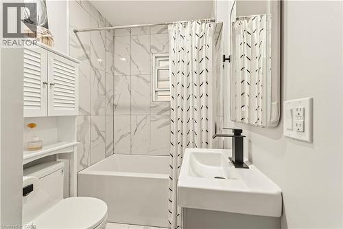 27 Edinburgh Avenue, Hamilton, ON - Indoor Photo Showing Bathroom