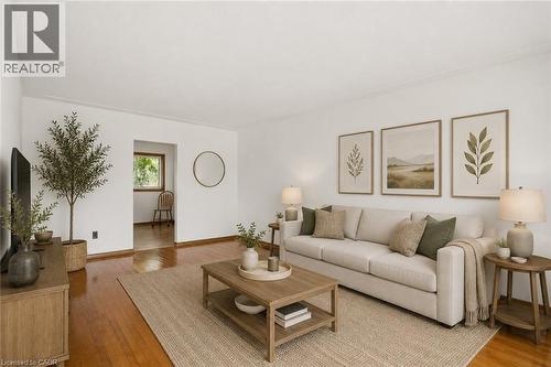 34 Beaconsfield Drive, Hamilton, ON - Indoor Photo Showing Living Room