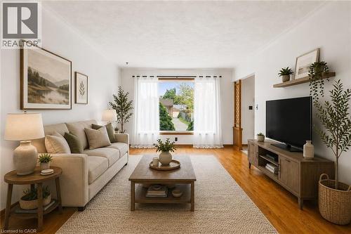 34 Beaconsfield Drive, Hamilton, ON - Indoor Photo Showing Living Room