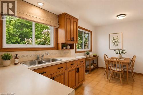 34 Beaconsfield Drive, Hamilton, ON - Indoor