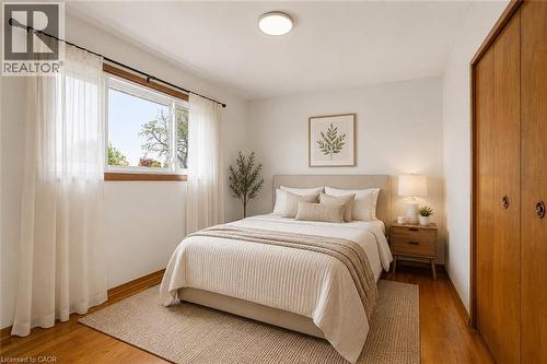 34 Beaconsfield Drive, Hamilton, ON - Indoor Photo Showing Bedroom