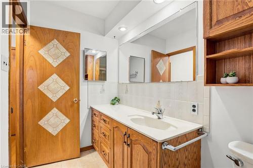 34 Beaconsfield Drive, Hamilton, ON - Indoor Photo Showing Bathroom