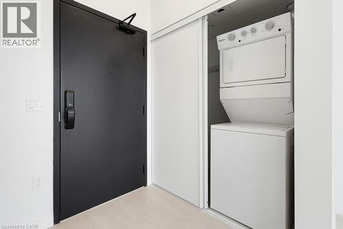 4878 Powers Common Unit# D904, Burlington, ON - Indoor Photo Showing Laundry Room