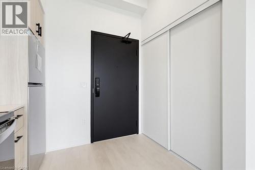 4878 Powers Common Unit# D904, Burlington, ON - Indoor