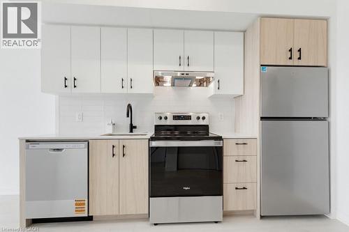 4878 Powers Common Unit# D904, Burlington, ON - Indoor Photo Showing Kitchen
