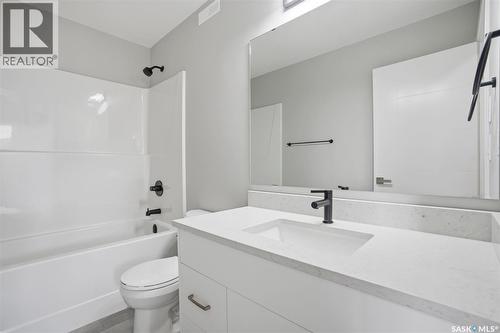 815 Brighton Boulevard, Saskatoon, SK - Indoor Photo Showing Bathroom