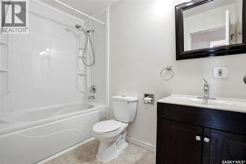 4174 Castle Road, Regina, SK - Indoor Photo Showing Bathroom