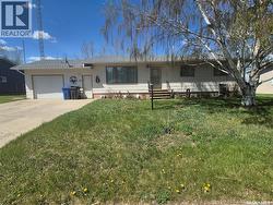 10 Yandeau CRESCENT Radville, SK S0C 2G0