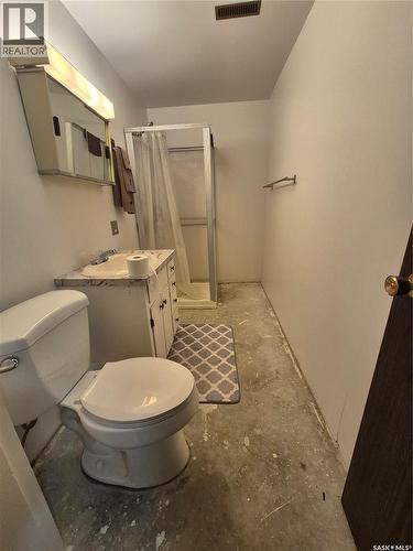 10 Yandeau Crescent, Radville, SK - Indoor Photo Showing Bathroom