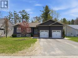 10 THAIN STREET W Gravenhurst, ON P1P 1Z6