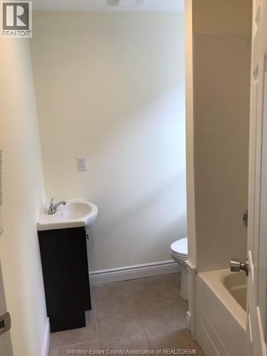 953 Henry Ford, Windsor, ON - Indoor Photo Showing Bathroom