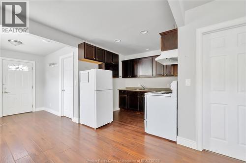 953 Henry Ford, Windsor, ON - Indoor Photo Showing Kitchen