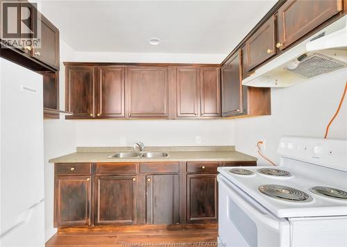 953 Henry Ford, Windsor, ON - Indoor Photo Showing Kitchen With Double Sink