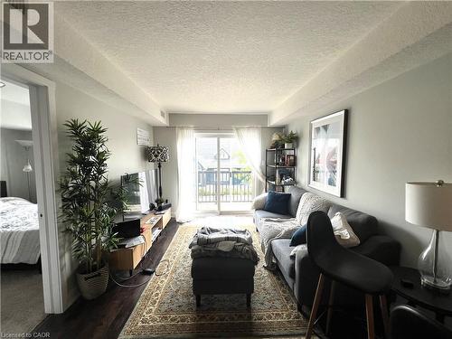 185 Windale Crescent Unit# 9C, Kitchener, ON - Indoor Photo Showing Living Room