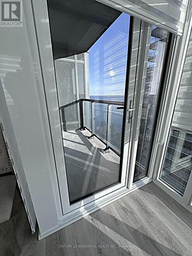 1710 - 370 Martha Street, Burlington, ON - Outdoor With Balcony With Exterior
