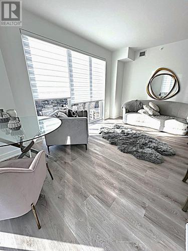 1710 - 370 Martha Street, Burlington, ON - Indoor