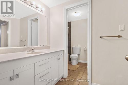 494 Sandhamn Private, Ottawa, ON - Indoor Photo Showing Bathroom