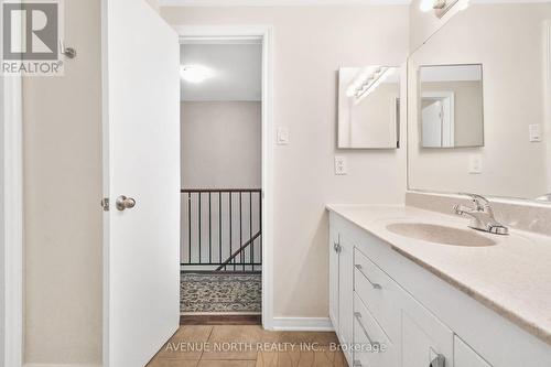 494 Sandhamn Private, Ottawa, ON - Indoor Photo Showing Bathroom