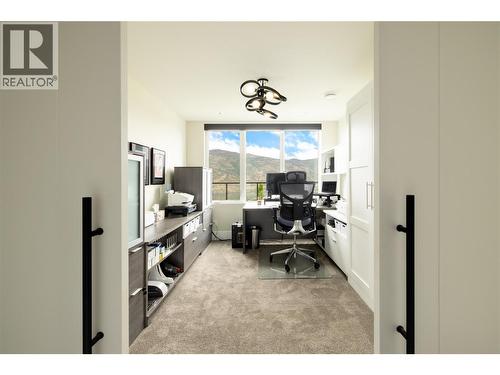 605 Clifton Court, Kelowna, BC - Indoor