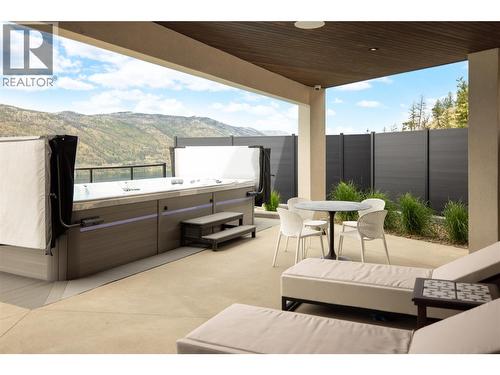 605 Clifton Court, Kelowna, BC - Outdoor With Exterior