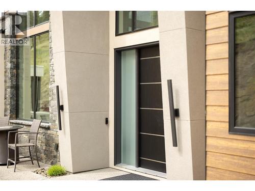 605 Clifton Court, Kelowna, BC - Outdoor With Exterior