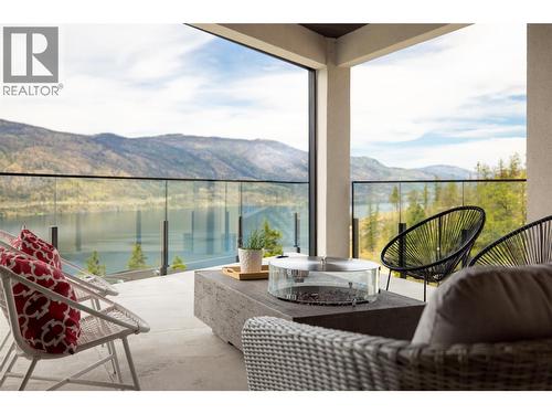 605 Clifton Court, Kelowna, BC - Outdoor With Body Of Water With View With Exterior