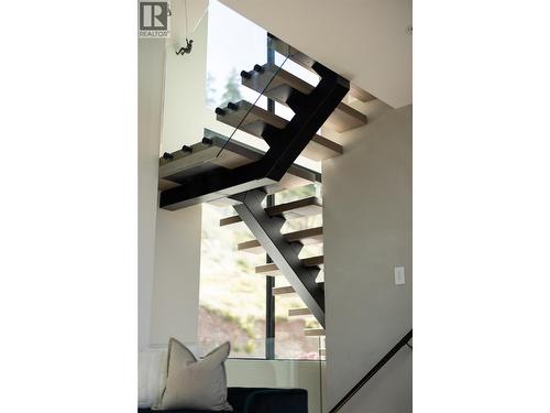 605 Clifton Court, Kelowna, BC -  Photo Showing Other Room