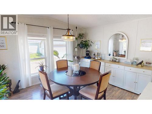 1302 Mountain Ash Road, Quesnel, BC - Indoor Photo Showing Dining Room