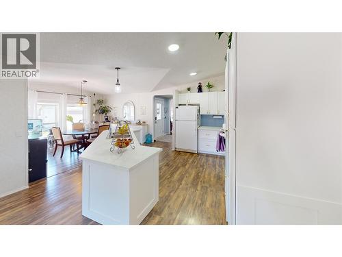 1302 Mountain Ash Road, Quesnel, BC - Indoor Photo Showing Other Room