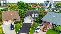 39 LANCER Court  Hamilton, ON L9B 2B2