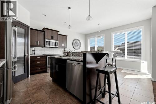 141 Oxbow Crescent, Regina, SK - Indoor Photo Showing Kitchen With Upgraded Kitchen