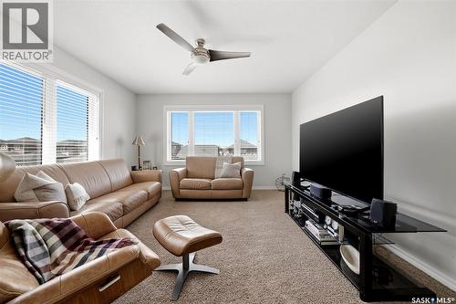 141 Oxbow Crescent, Regina, SK - Indoor Photo Showing Living Room