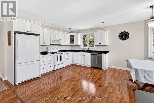 15268 County Road 21, Brighton, ON - Indoor Photo Showing Kitchen