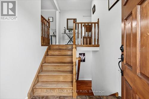 4452 Delaney Drive, Burlington, ON - Indoor Photo Showing Other Room