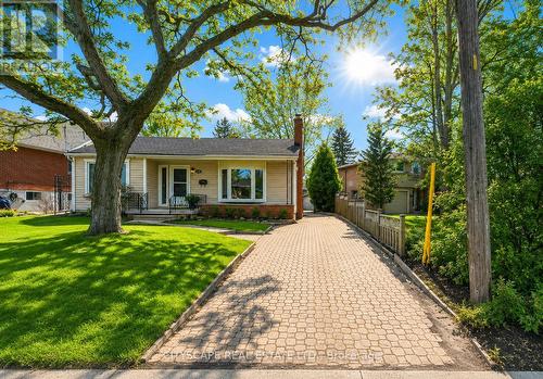 17 RITA STREET  Hamilton, ON L9H 4S1