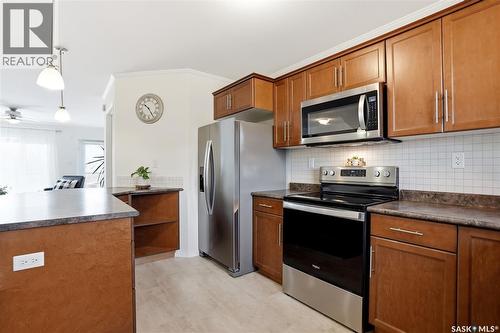 610 110 Shillington Crescent, Saskatoon, SK - Indoor Photo Showing Kitchen