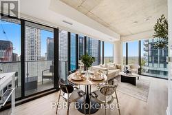 2005 - 161 ROEHAMPTON AVENUE Toronto, ON M4P 0C8