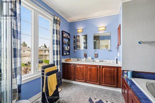 277 Mceachern Crescent, Ottawa, ON - Indoor Photo Showing Bathroom