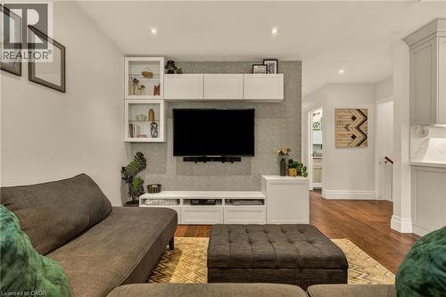 1396 Niels Avenue, Burlington, ON - Indoor Photo Showing Living Room