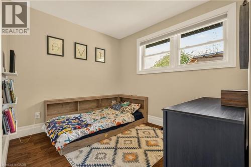 1396 Niels Avenue, Burlington, ON - Indoor Photo Showing Bedroom